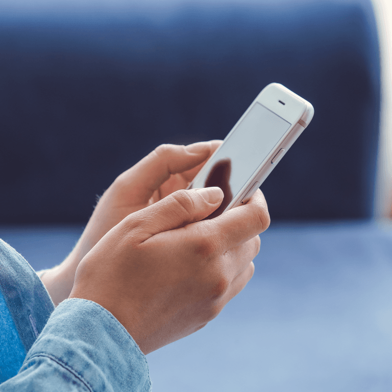 29 (768x768) Mobile and contactless payroll access